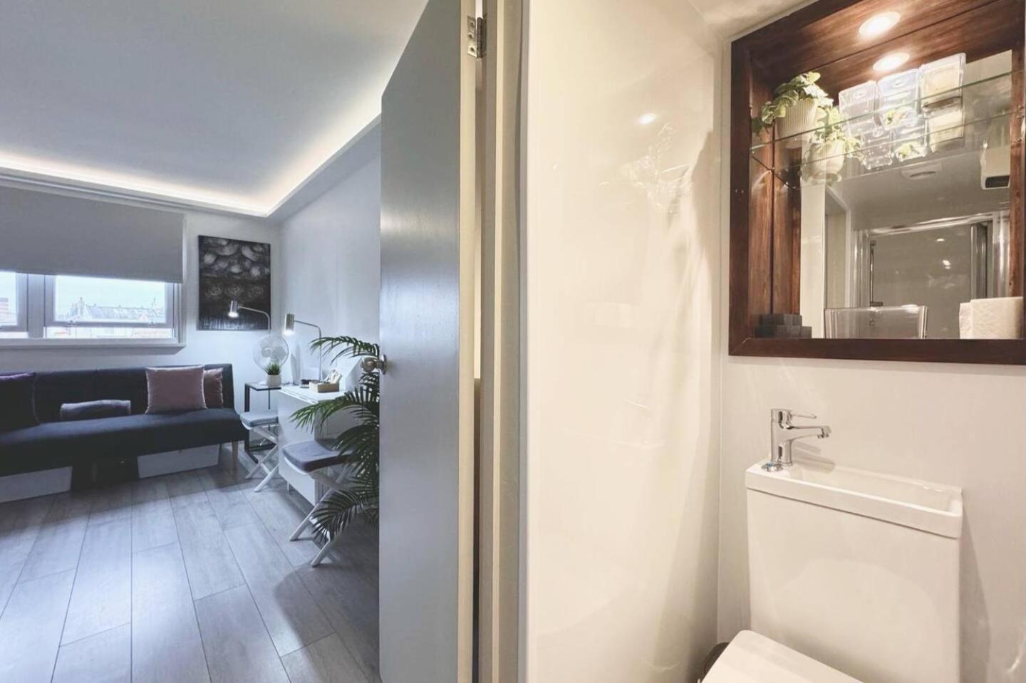 Apt 12 Luxury Living Chic Studio Steps From Beach Brighton Exterior photo